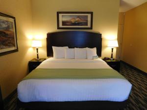 days inn and suites by wyndham mesa near phoenix