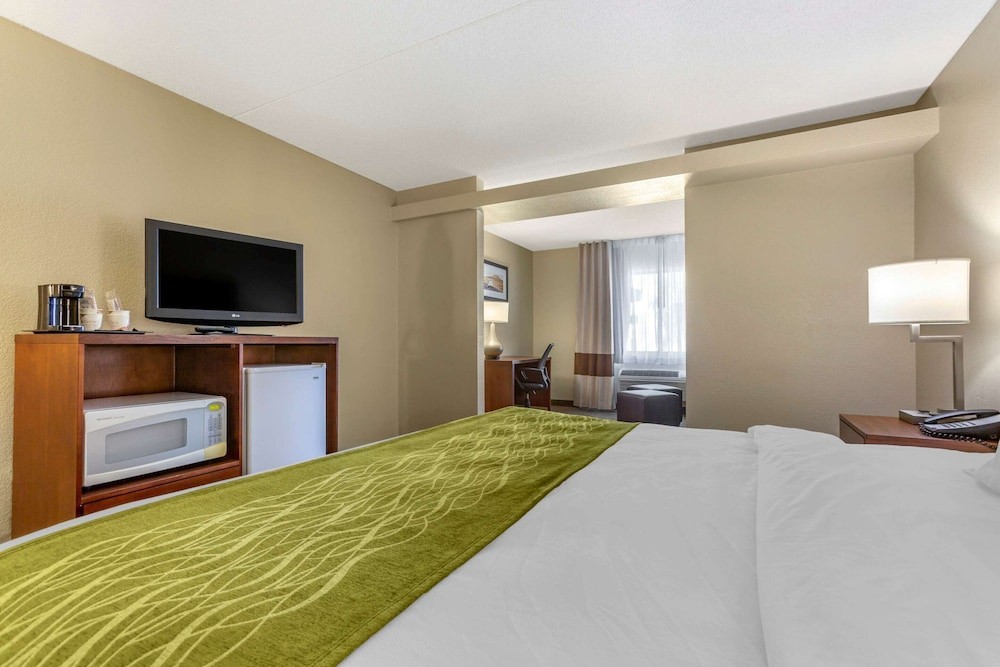 comfort inn and suites phoenix north deer valley