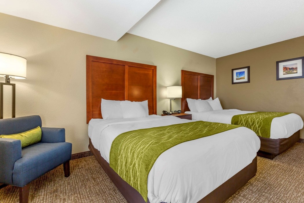 comfort inn and suites phoenix north deer valley