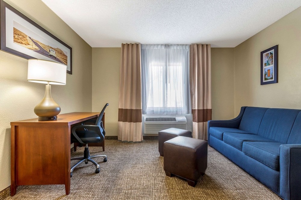 comfort inn and suites phoenix north deer valley