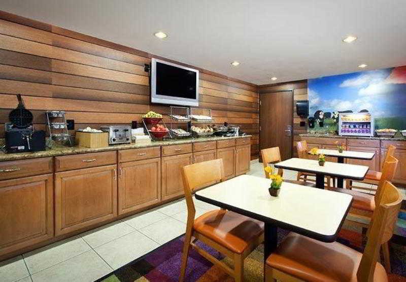 comfort inn and suites phoenix north deer valley