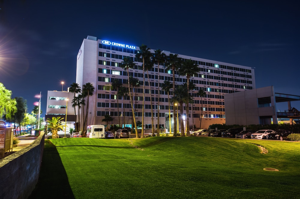 crowne plaza phoenix airport phx by ihg