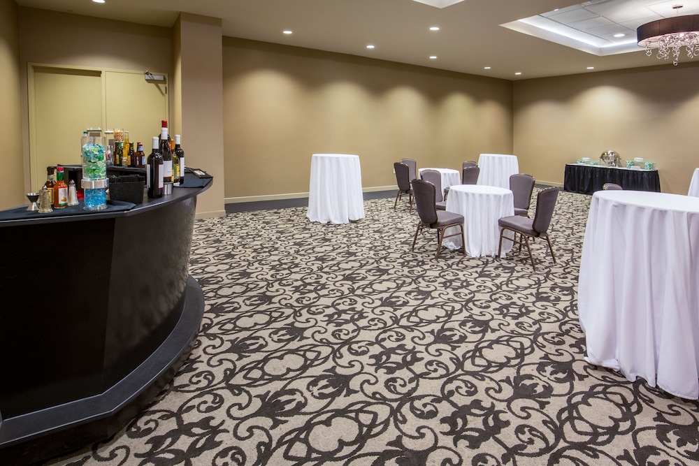 crowne plaza phoenix airport phx by ihg