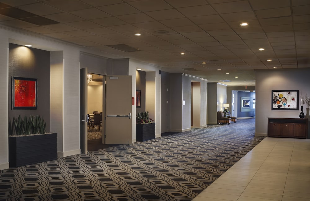 crowne plaza phoenix airport phx by ihg