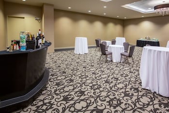 crowne plaza phoenix airport phx by ihg