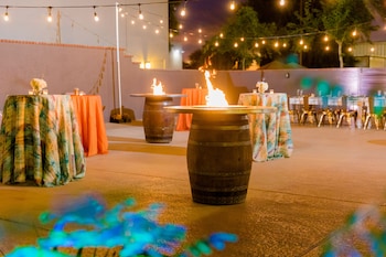 crowne plaza phoenix airport phx by ihg