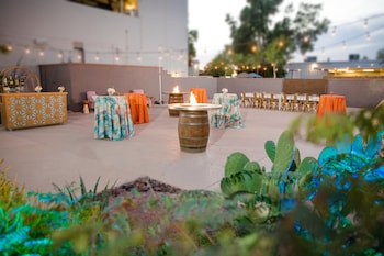 crowne plaza phoenix airport phx by ihg