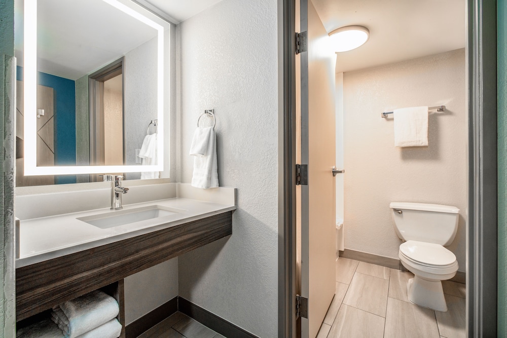 holiday inn express and suites phoenix mesa west