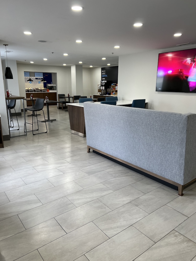holiday inn express and suites phoenix mesa west