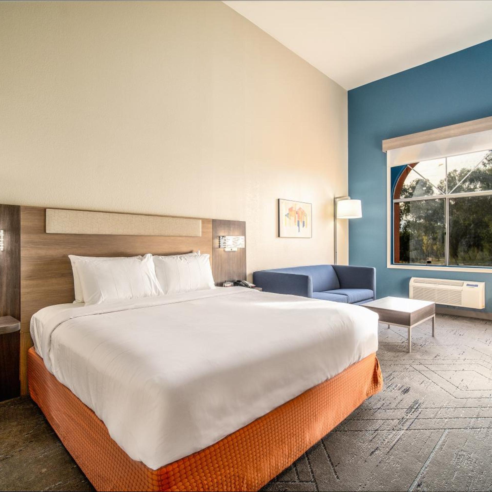 holiday inn express and suites phoenix mesa west