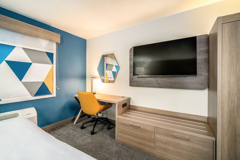 holiday inn express and suites phoenix mesa west