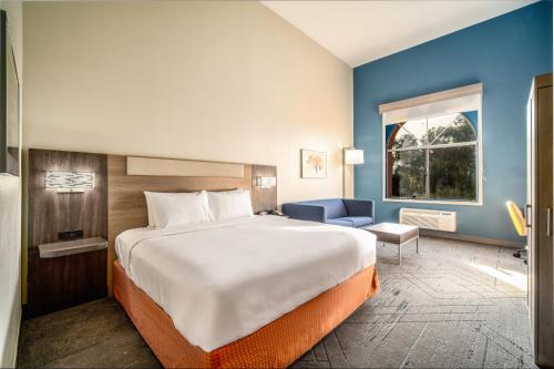 holiday inn express and suites phoenix mesa west