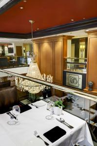 Hotel Le Cantlie Suites,Saint-Laurent>>Montreal,4 star