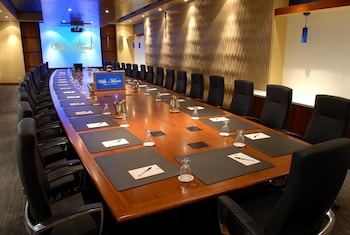 best western ville marie montreal hotel and suites