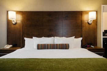 best western ville marie montreal hotel and suites