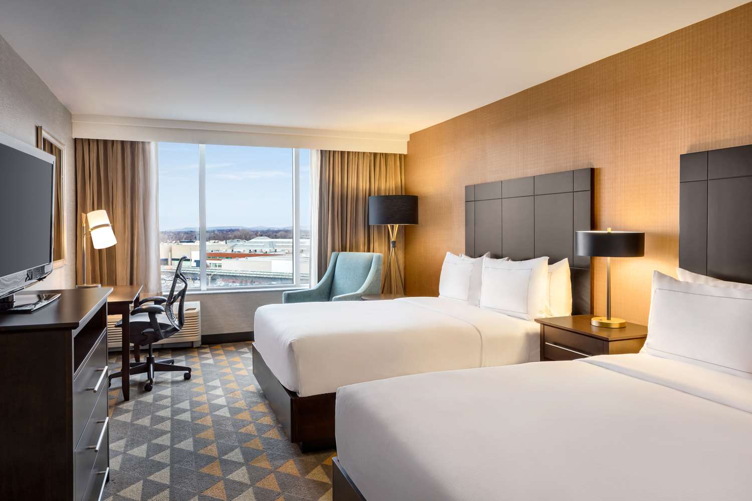 doubletree by hilton pointe claire montreal airport west