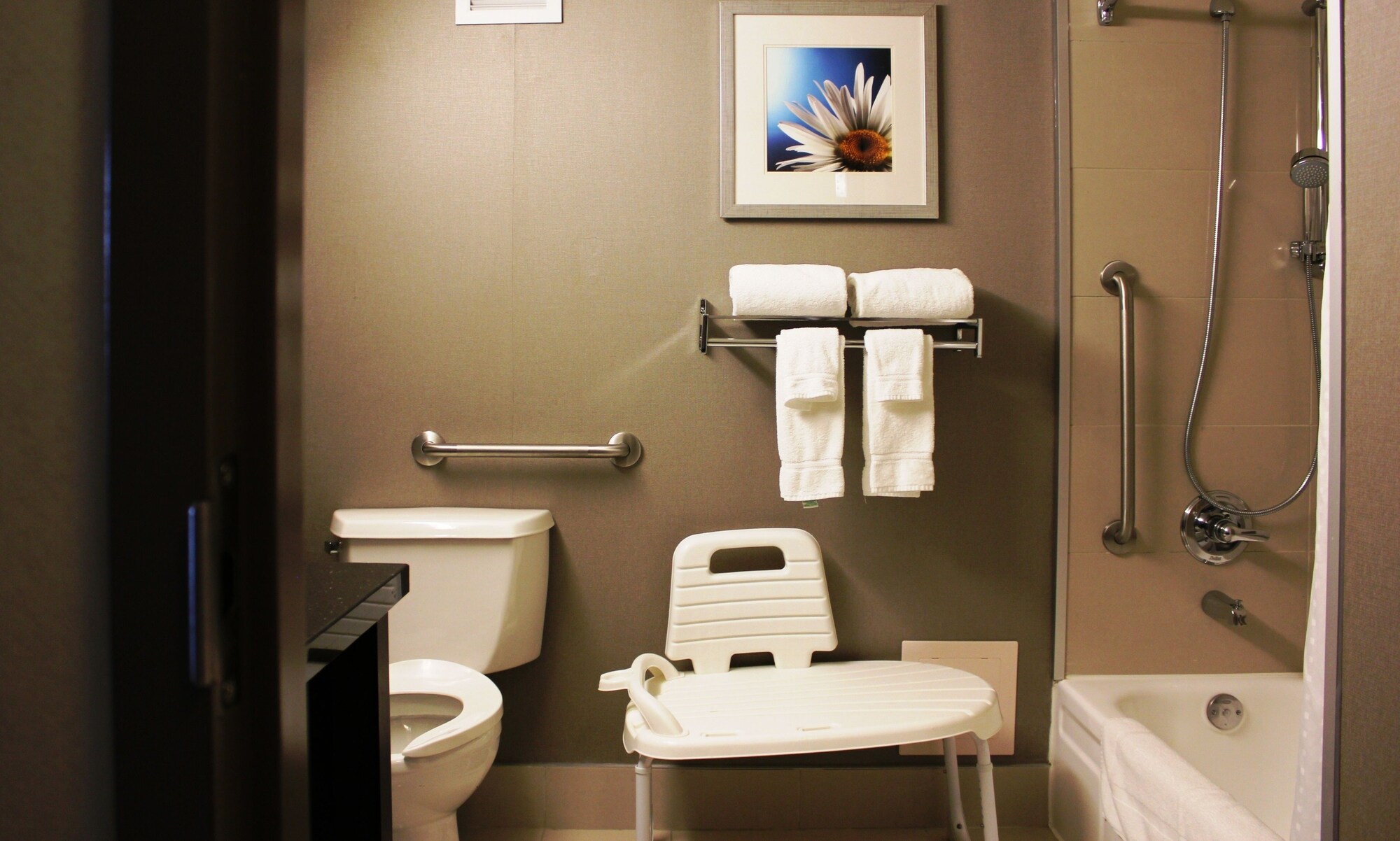 doubletree by hilton pointe claire montreal airport west