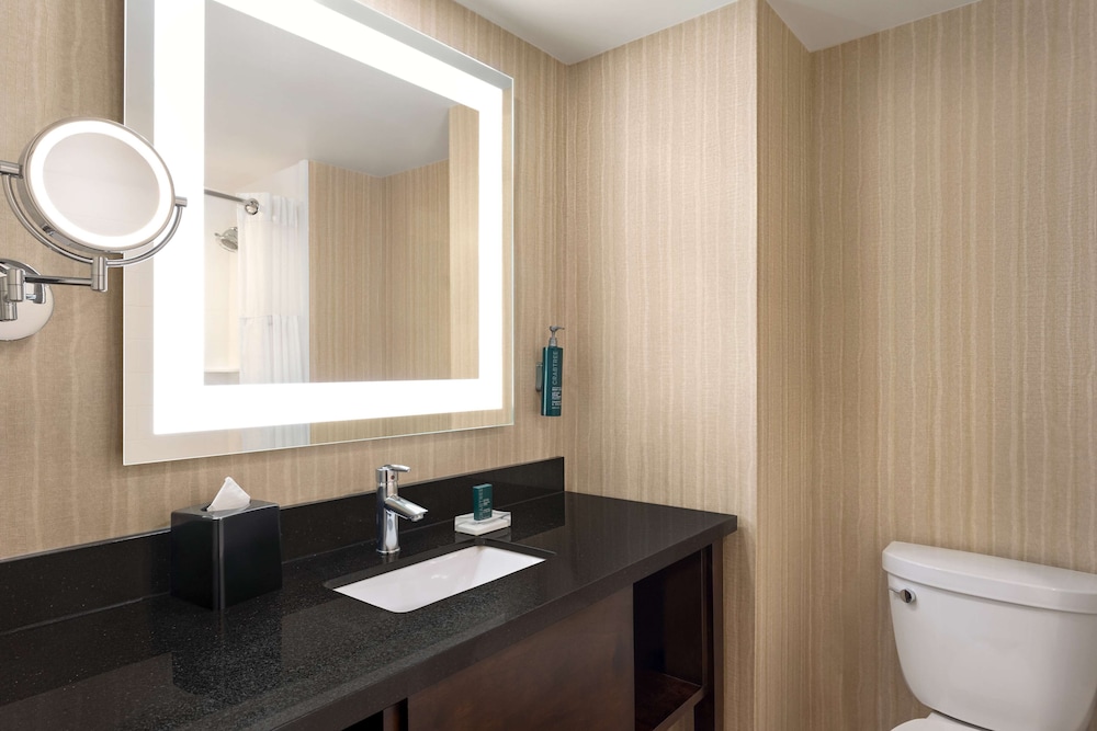 doubletree by hilton pointe claire montreal airport west