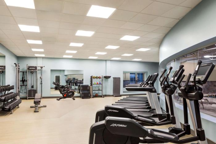doubletree by hilton pointe claire montreal airport west