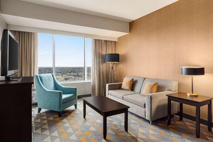 doubletree by hilton pointe claire montreal airport west