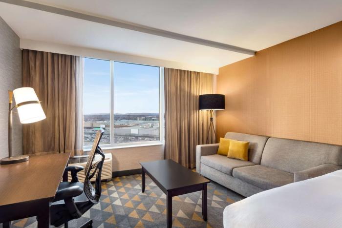 doubletree by hilton pointe claire montreal airport west