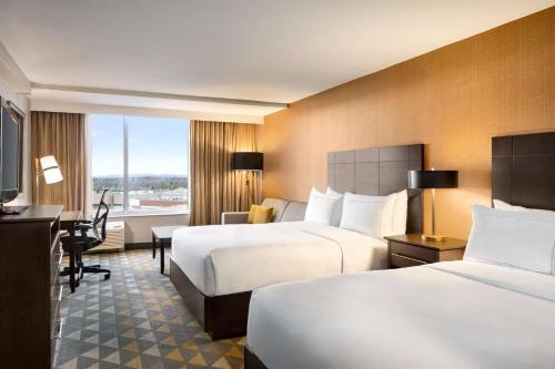 doubletree by hilton pointe claire montreal airport west