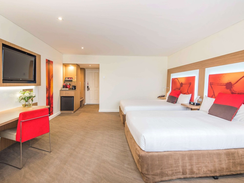 novotel sydney west hq hotel