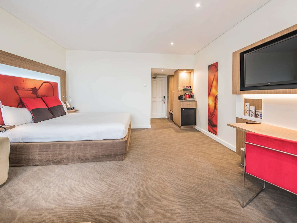 novotel sydney west hq hotel