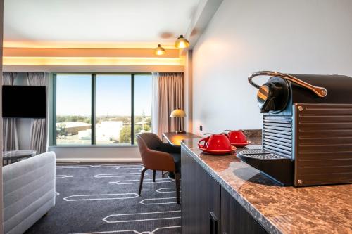 crowne plaza sydney airport by ihg