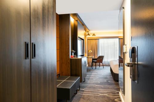 crowne plaza sydney airport by ihg