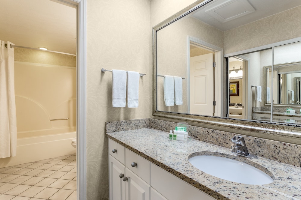 holiday inn and suites clearwater beach s harbourside by ihg