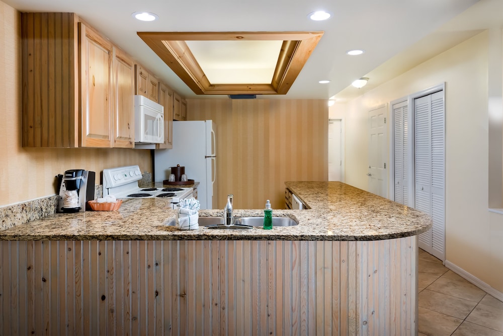 holiday inn and suites clearwater beach s harbourside by ihg