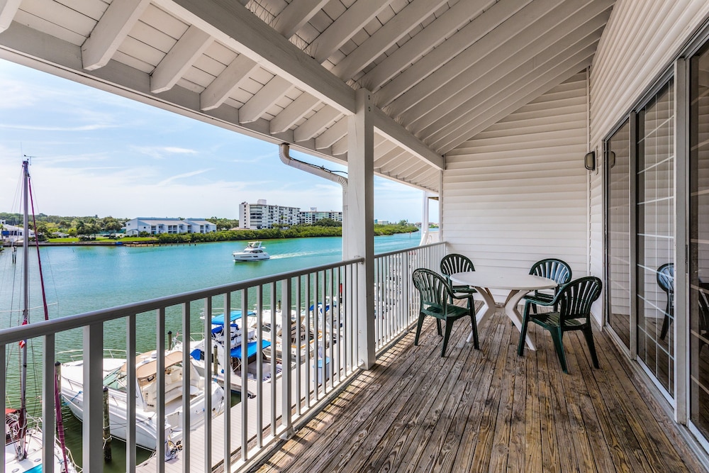 holiday inn and suites clearwater beach s harbourside by ihg