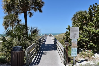 holiday inn and suites clearwater beach s harbourside by ihg