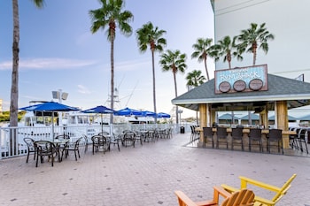 holiday inn and suites clearwater beach s harbourside by ihg