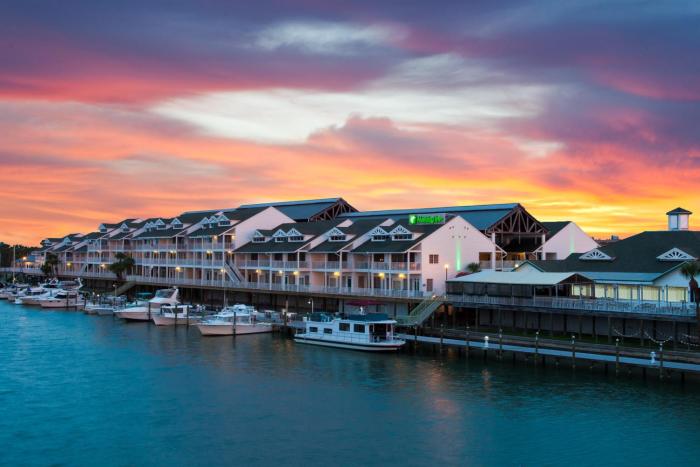 holiday inn and suites clearwater beach s harbourside by ihg