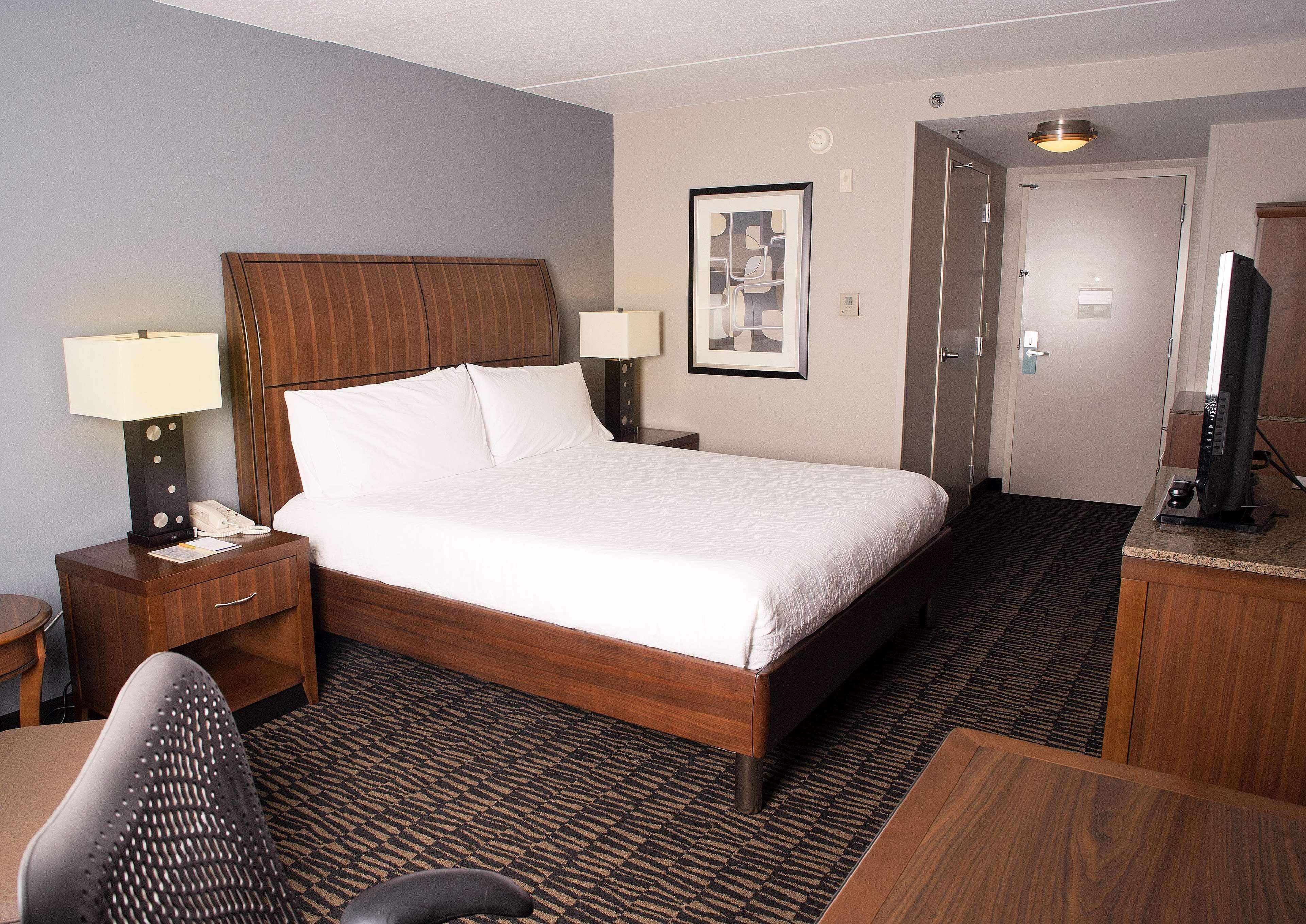 hilton garden inn austin nw arboretum