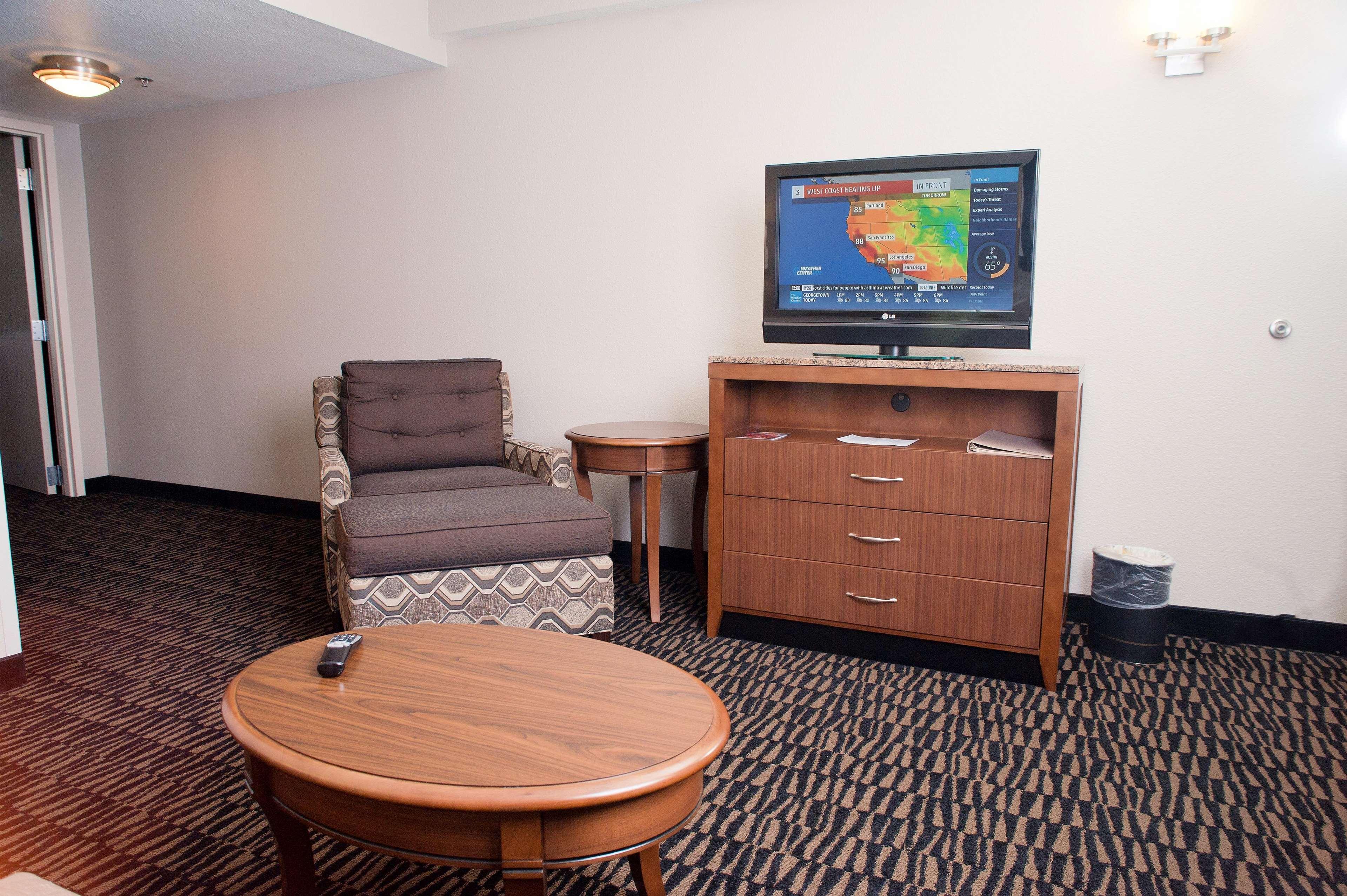 hilton garden inn austin nw arboretum