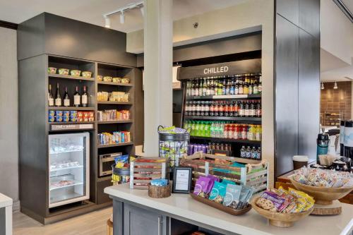 hilton garden inn austin nw arboretum