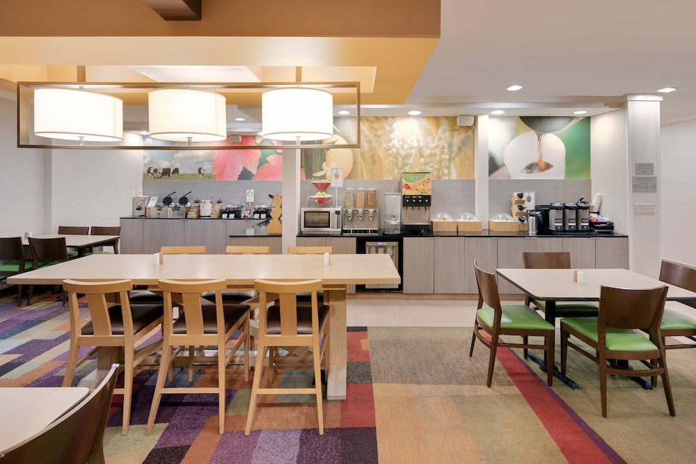 fairfield inn and suites by marriott austin university area