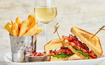 courtyard by marriott austin the domain area