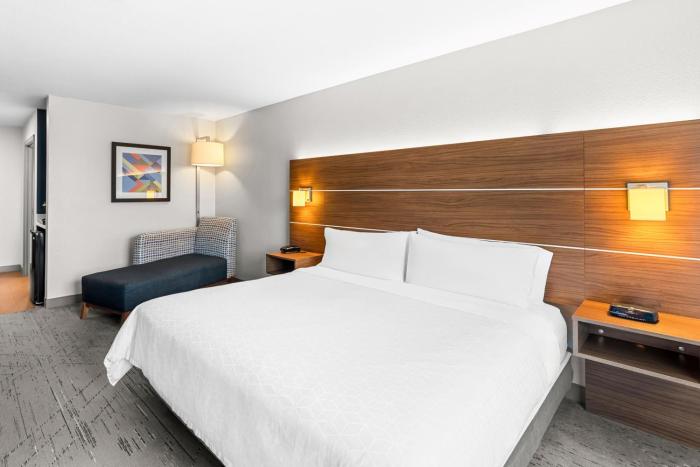 holiday inn express and suites austin sw sunset va