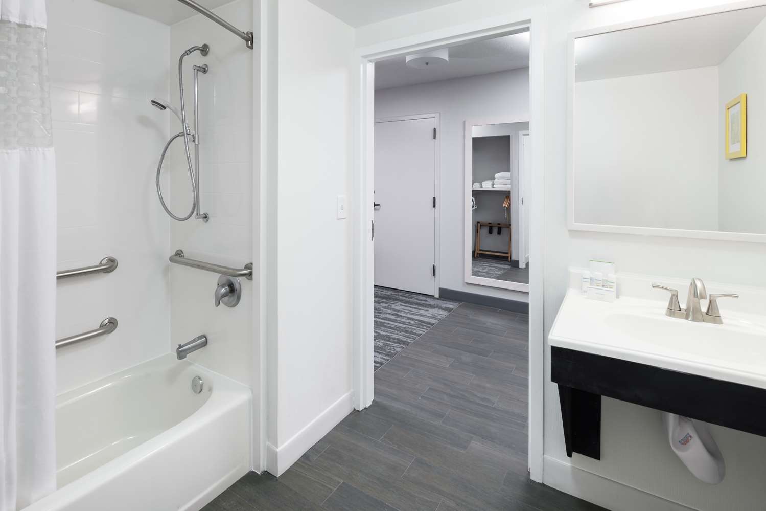 hampton inn austin nw near the domain