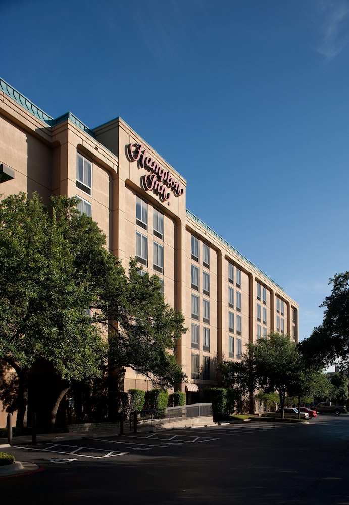 hampton inn austin nw near the domain