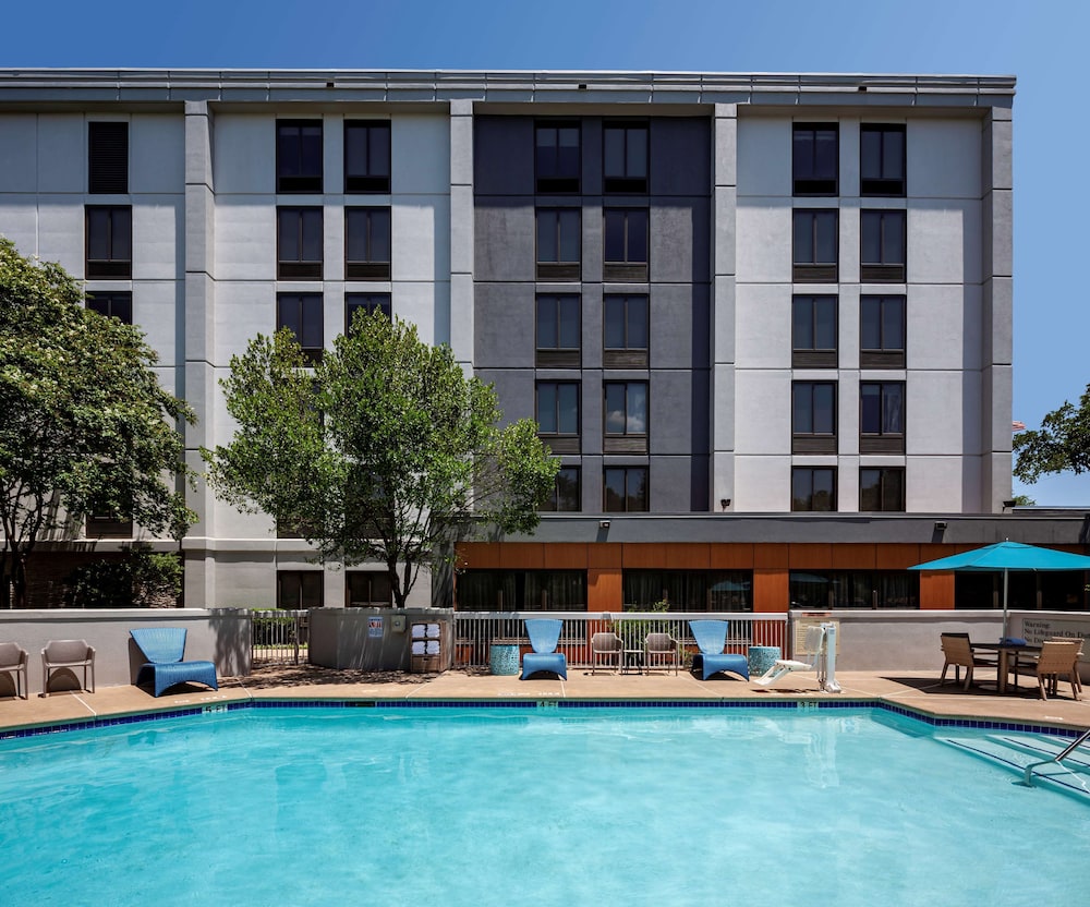 hampton inn austin nw near the domain