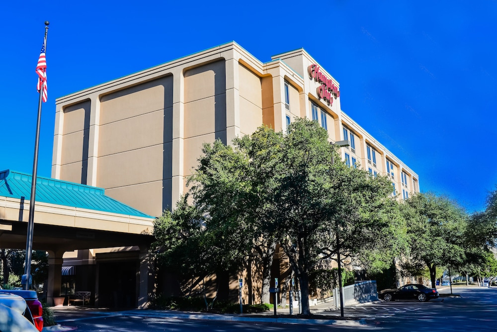 hampton inn austin nw near the domain