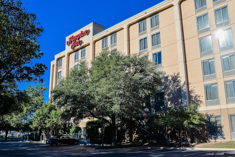 hampton inn austin nw near the domain
