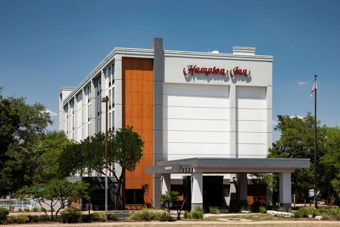 hampton inn austin nw near the domain