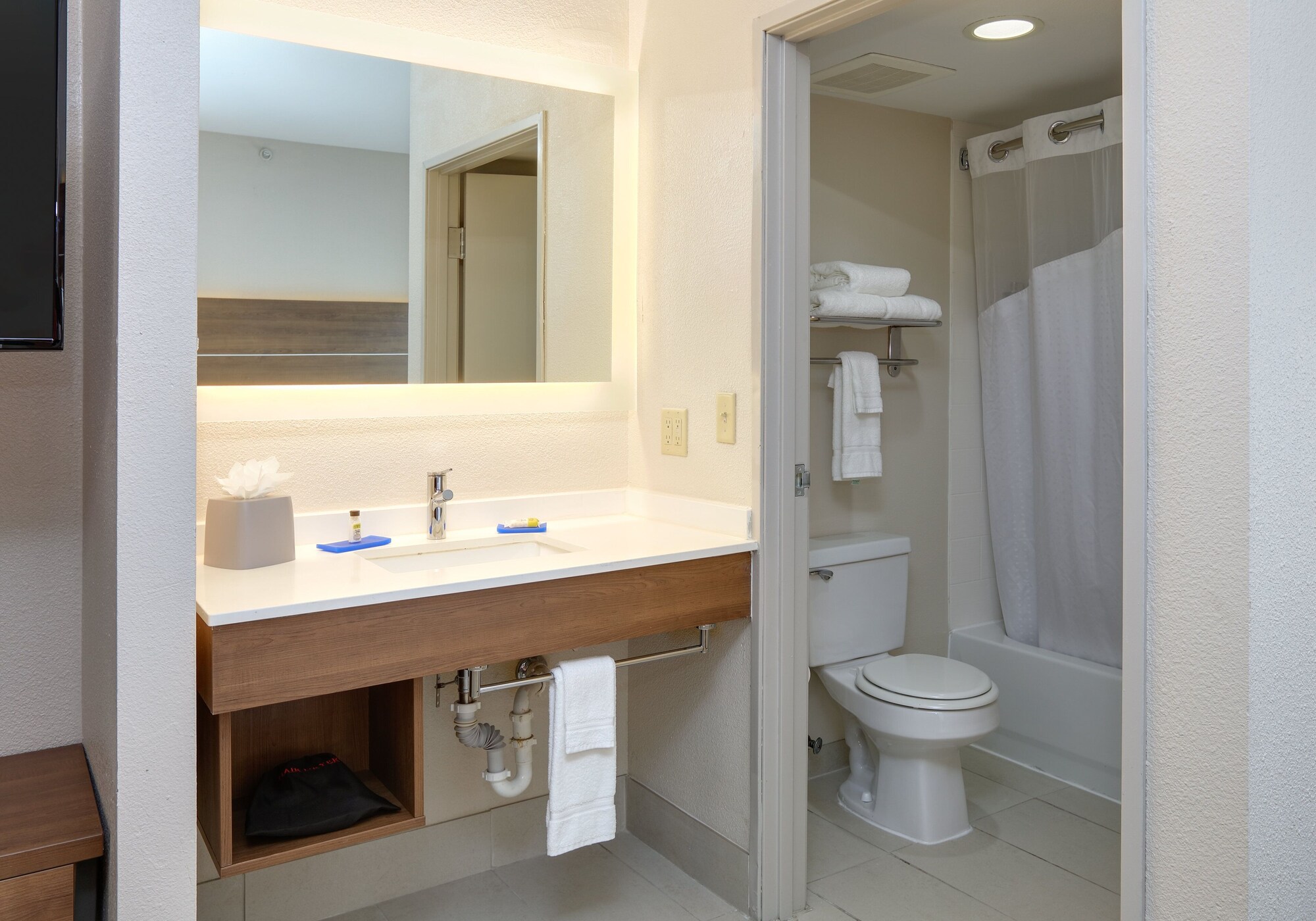 holiday inn express and suites austin round rock by ihg