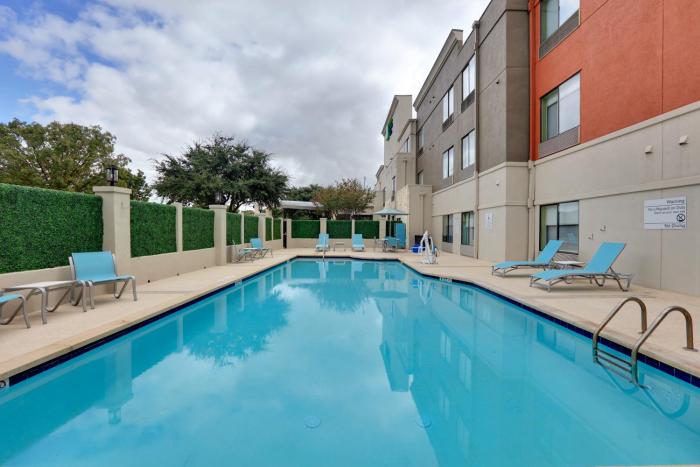 holiday inn express and suites austin round rock by ihg